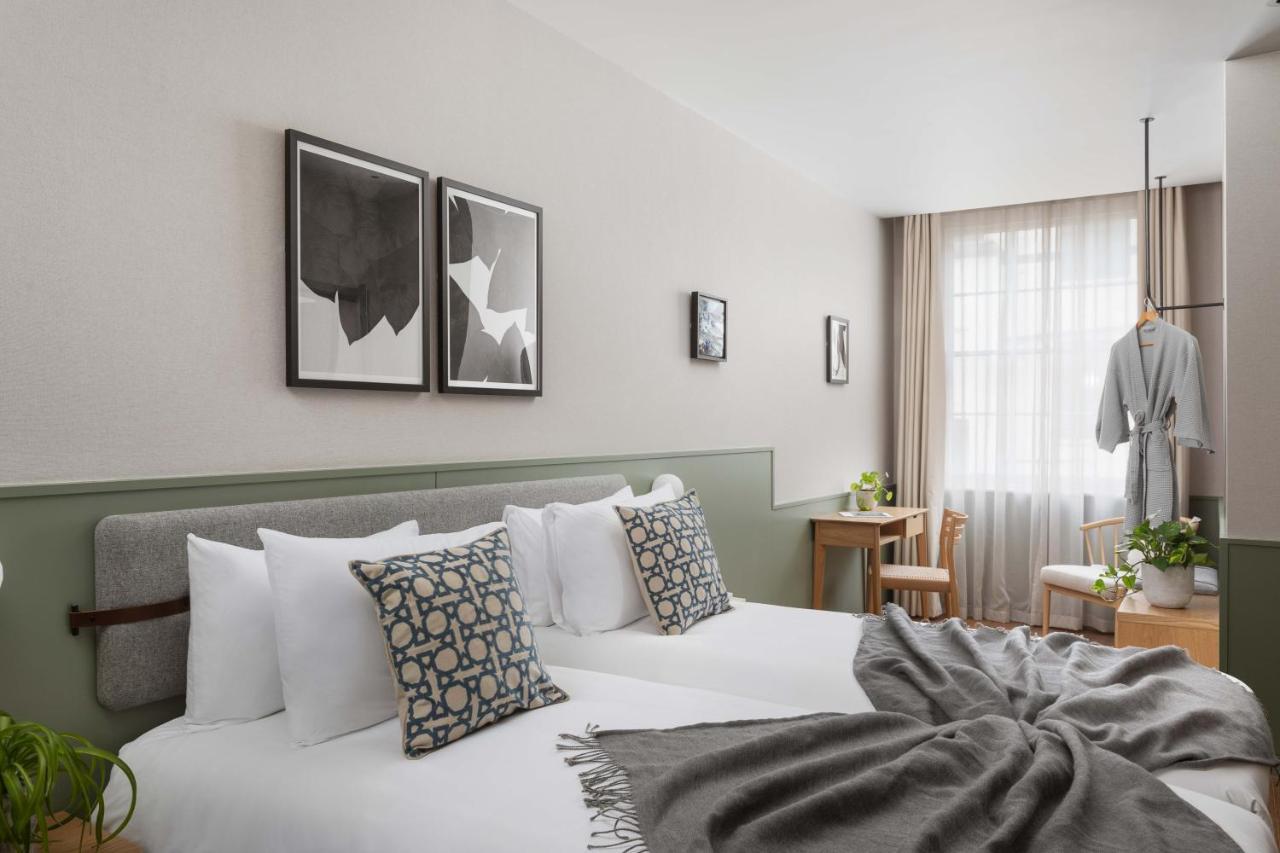 Hotel Inhabit, Queen's Gardens