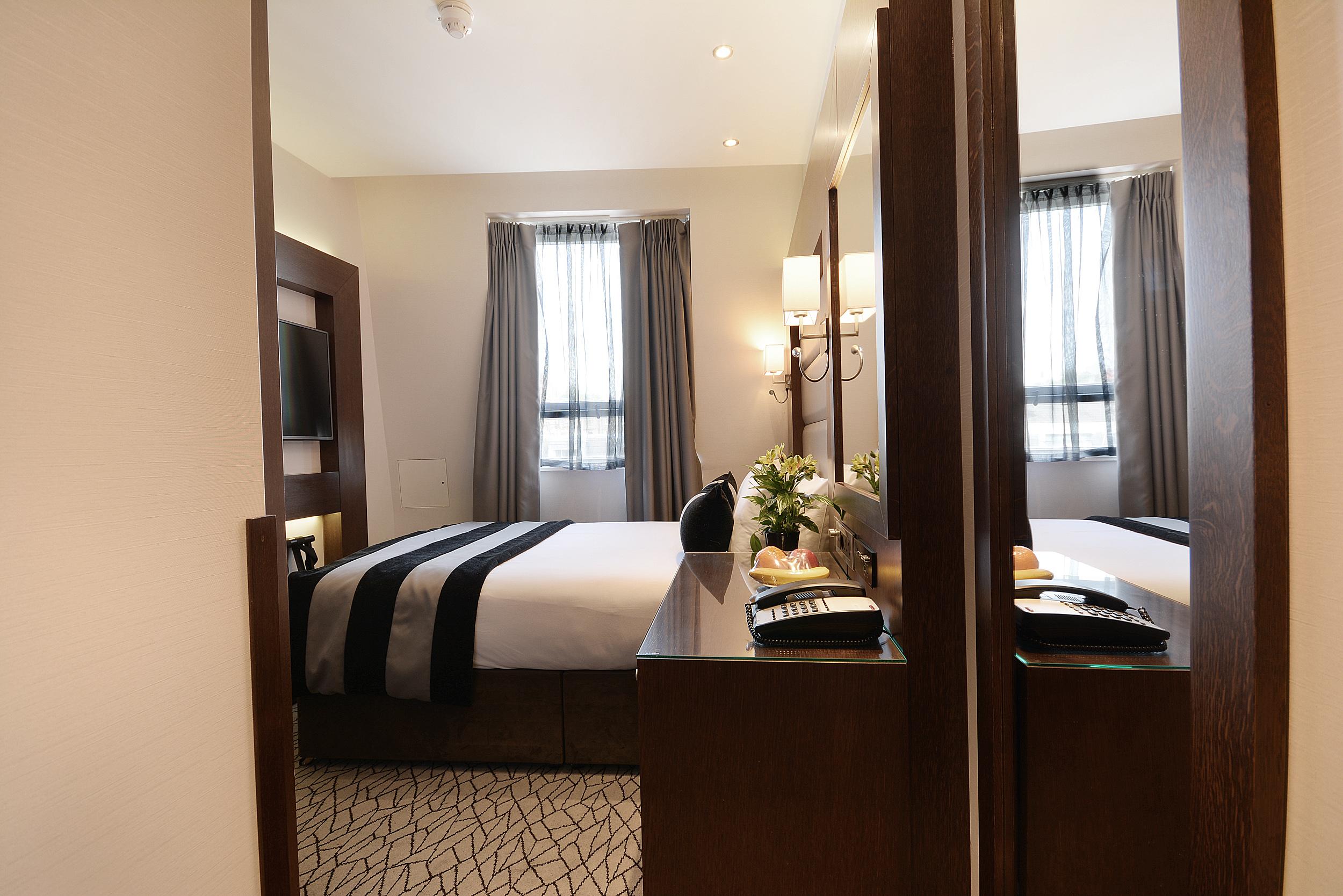 Inhabit, Queen's Gardens Hotel 5*
