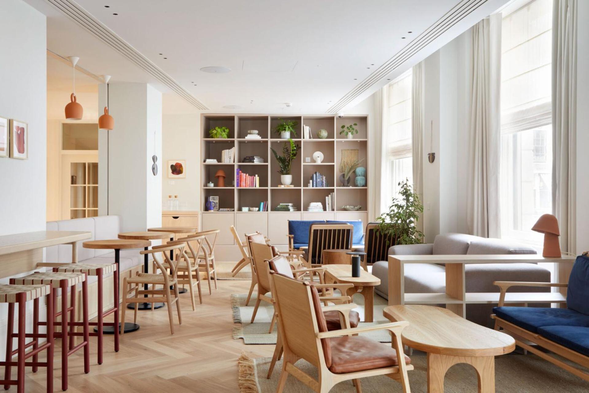 Hotel Inhabit, Queen's Gardens