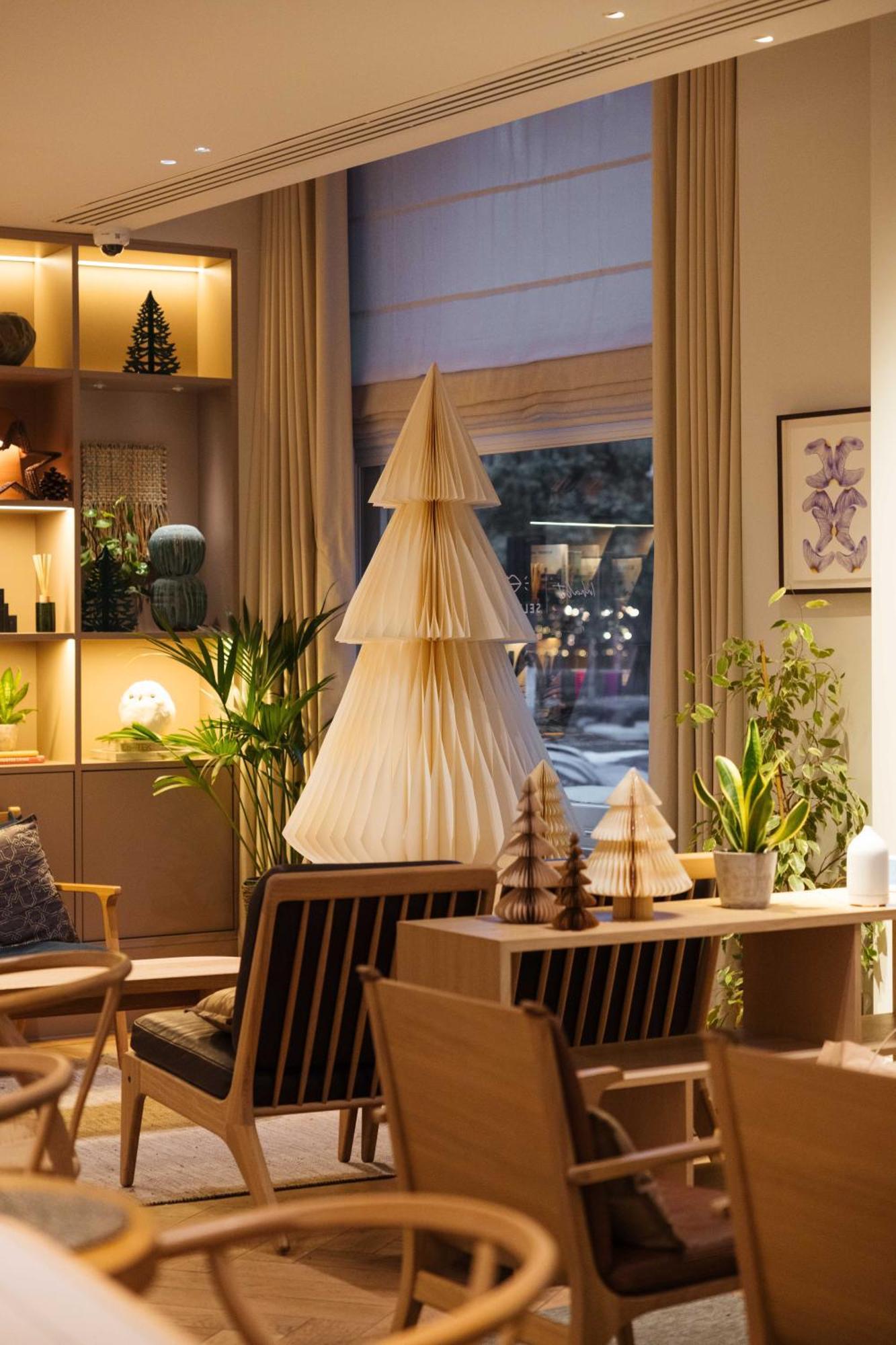 Inhabit, Queen's Gardens Hotel Londen